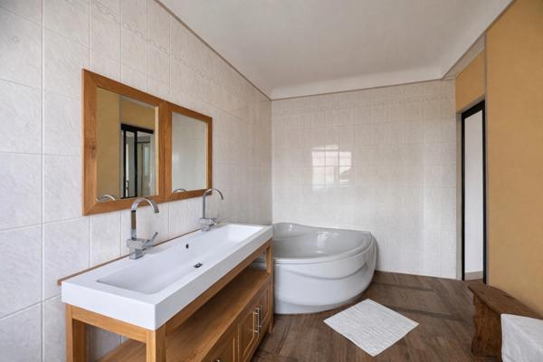 Maison de caractère avec locatif indépendant