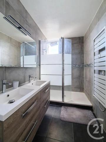 Appartement F3 à vendre  3 pièces - 72,92 m 2   CLERMONT FERRAND  - 63