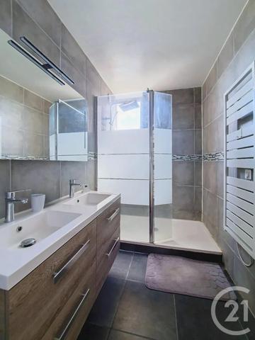 Appartement F3 à vendre  3 pièces - 72,92 m 2   CLERMONT FERRAND  - 63