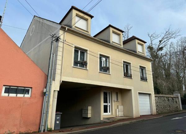 Appartement à louer    1 pièce •  Bures-sur-Yvette