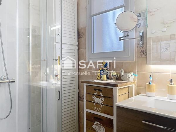 Maison de plain-pied au cœur du village – Calme, jardin et potentiel