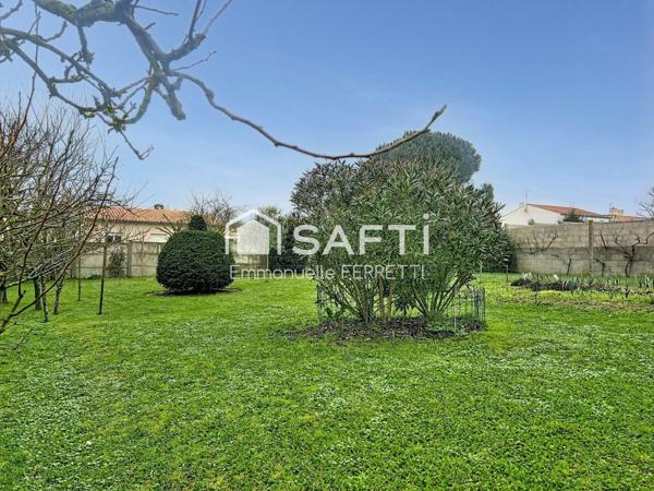 Maison de plain-pied au cœur du village – Calme, jardin et potentiel