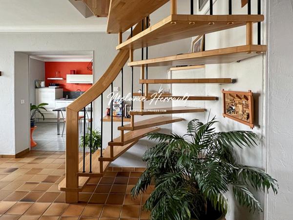 Maison individuelle 6 pièces - 138 m2 - 4 chambres - Parigné l'Evêque (72250)