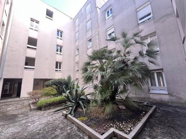 Appartement à vendre |  Pau |  2 pièces | 43 m²