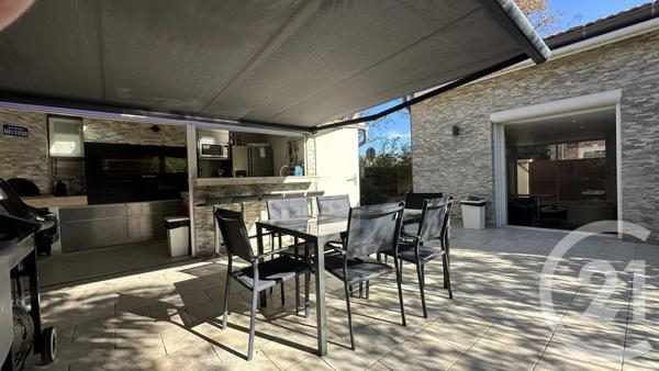 Maison à vendre  10 pièces - 305 m 2   MIRAMAS  - 13