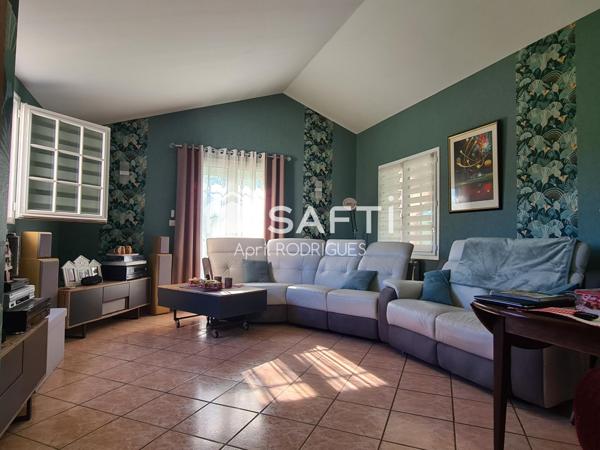 Belle propriété familiale avec panneaux solaires