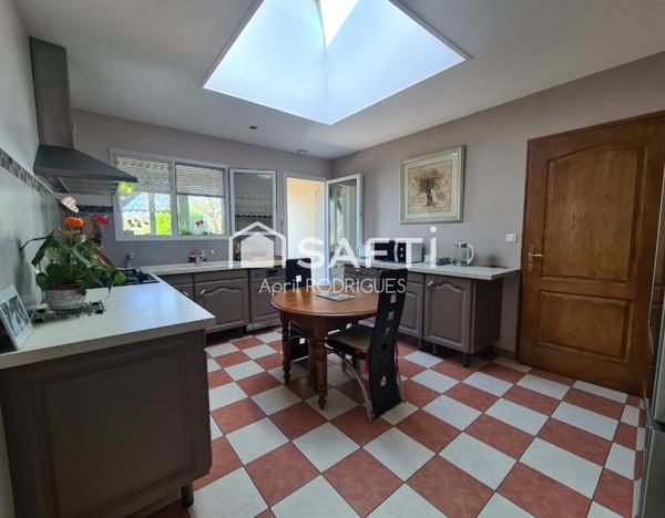Belle propriété familiale avec panneaux solaires