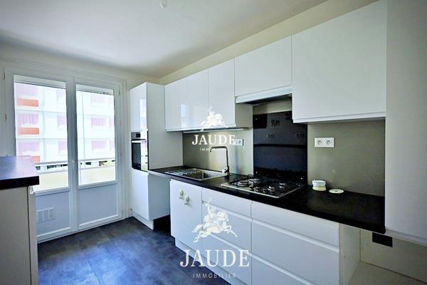 À louer : Appartement T5 de 75 m² - Résidence Beausoleil Situé au deuxième étage Détails des diagnostics énergétiques