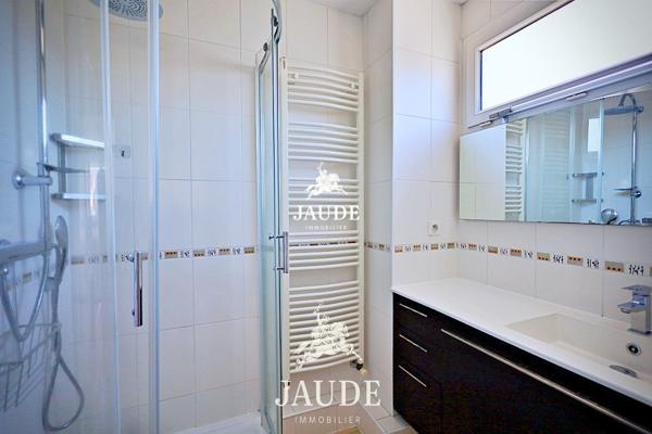 À louer : Appartement T5 de 75 m² - Résidence Beausoleil Situé au deuxième étage Détails des diagnostics énergétiques