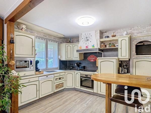 Pavillon 5 pièces de 111 m² à Neuilly-sur-Suize (52000)