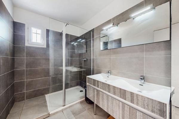 Maison 4 pièces moderne et fonctionnelle en fond d’impasse – Idéale famille