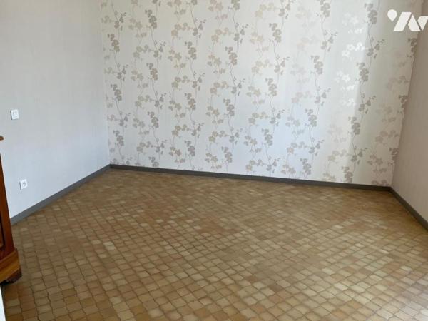 MONTBIZOT - Rare charmante maison ancienne centre bour et accès rivière