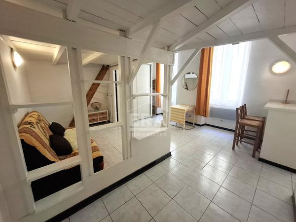Appartement Marseille 1 pièce(s) 32 m2
