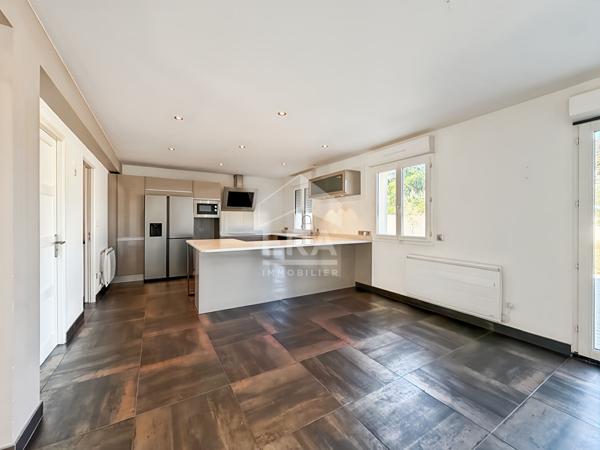 MAISON 6 PIÈCES 158 M2 ? SAINT FARGEAU PONTHIERRY, JARDIN SUD ET PRESTATIONS RÉCENTES