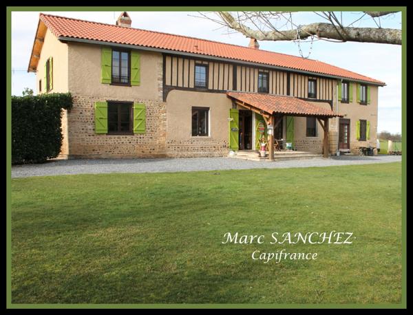 Dpt Pyrénées-Atlantiques Pau/Est. à vendre MAISON/GITES de 300 m2 sur 2775 m2 de terrain avec piscine.