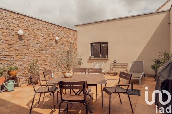 Maison 5 pièces de 126 m² à Givry (71640)
