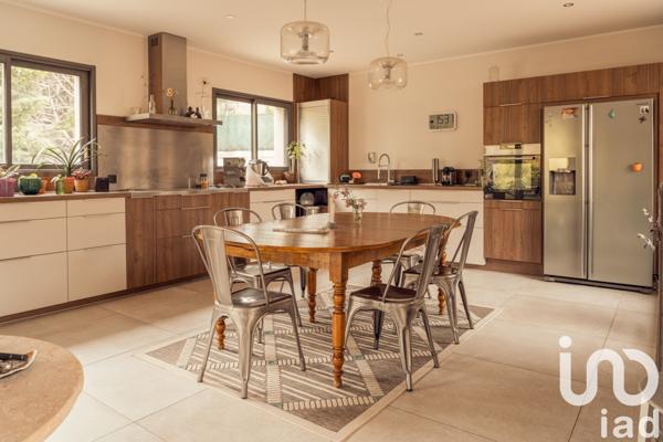 Maison 5 pièces de 126 m² à Givry (71640)