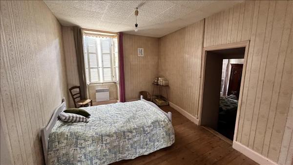 Maison à vendre |  Baignes-Sainte-Radegonde |  8 pièces | 196 m²