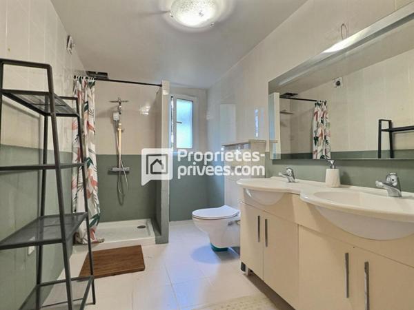 Maison T9 avec 5/6 Ch. piscine et grande terrasse panoramique sur CHANCELADE (24650)