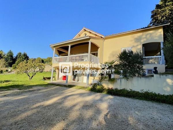 Maison T9 avec 5/6 Ch. piscine et grande terrasse panoramique sur CHANCELADE (24650)