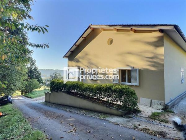 Maison T9 avec 5/6 Ch. piscine et grande terrasse panoramique sur CHANCELADE (24650)