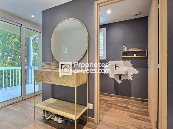 Maison T9 avec 5/6 Ch. piscine et grande terrasse panoramique sur CHANCELADE (24650)