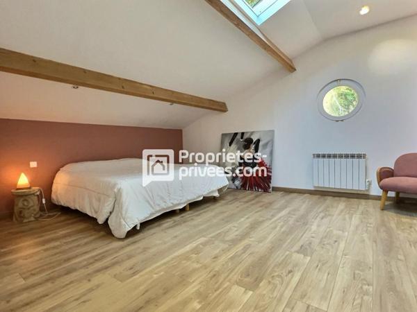 Maison T9 avec 5/6 Ch. piscine et grande terrasse panoramique sur CHANCELADE (24650)