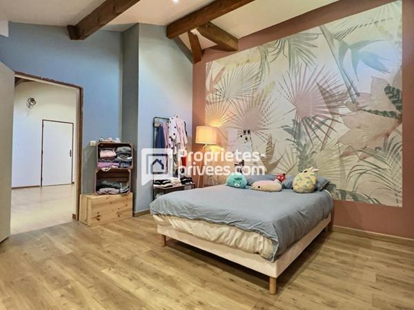 Maison T9 avec 5/6 Ch. piscine et grande terrasse panoramique sur CHANCELADE (24650)