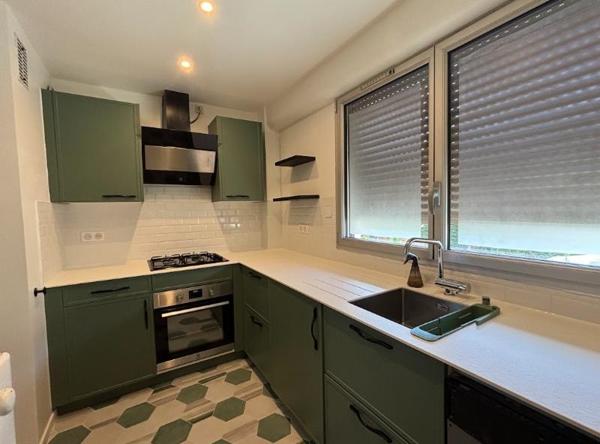Appartement à louer 1 330 € CC Colombes 2 p 49 m² DPE E