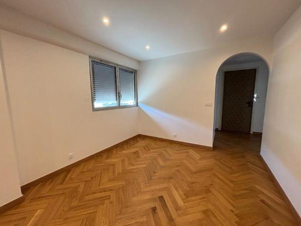 Appartement à louer 1 330 € CC Colombes 2 p 49 m² DPE E