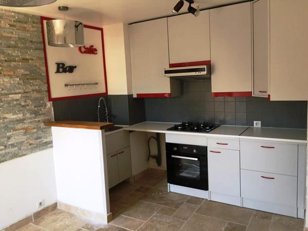 Les milles (13290) Opportunité Investisseur : Charmant T2 Rénové au Cœur du Village des Milles