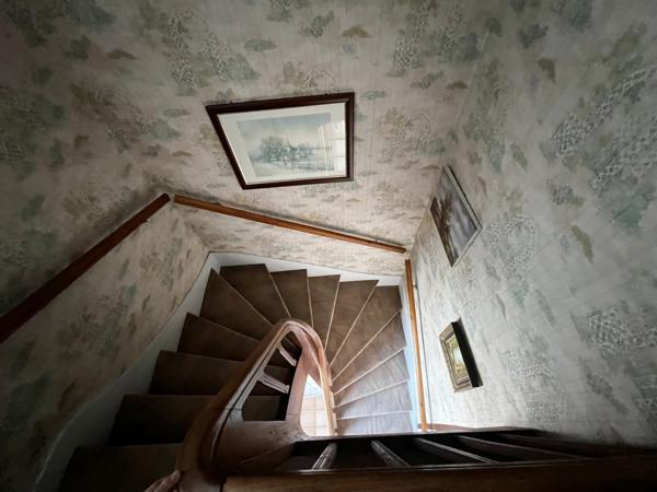 MAISON 4 CHAMBRES - BUREAU - VERANDA - JARDIN