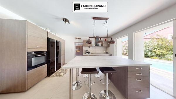 VILLA 5P  RENOVE AVEC PISCINE TERRAIN 600 M²