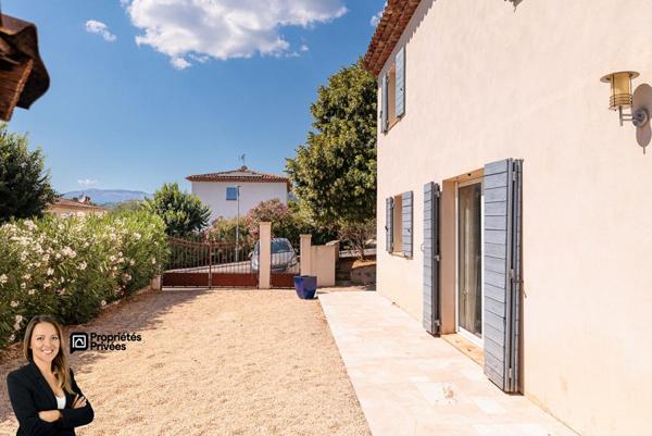 Maison individuelle 4 pièces avec chalet et bassin de baignade
