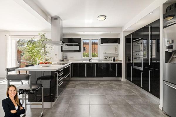 Maison individuelle 4 pièces avec chalet et bassin de baignade