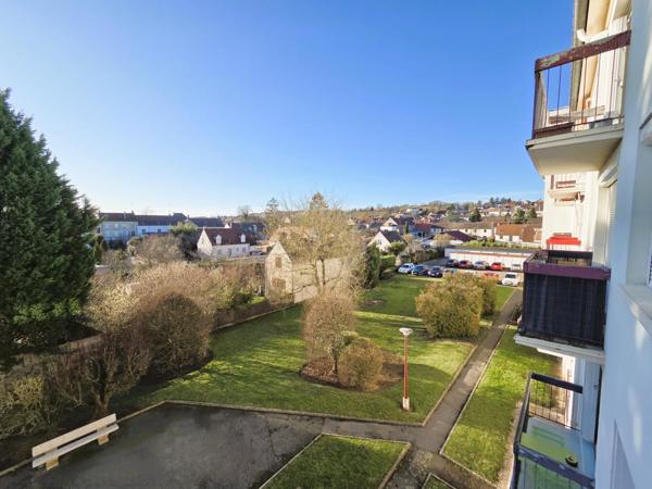 A deux pas de la gare et des commerces à pied: