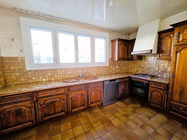 A deux pas de la gare et des commerces à pied: