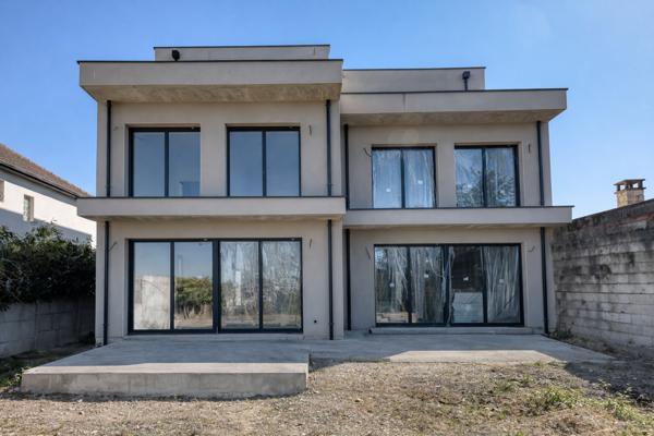 Bry-sur-Marne (94360) Ensemble de 2 maisons d’architecte neuves 436 m²
