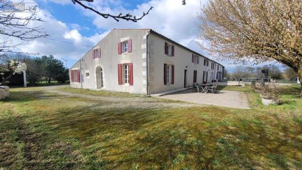 Achat - Maison Andilly 17230 8 pièces 336 m 2 157021 m 2