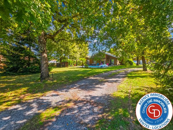 Biganos (33380) Villa avec 5 chambres, garage et piscine