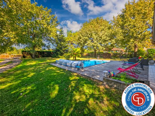 Biganos (33380) Villa avec 5 chambres, garage et piscine