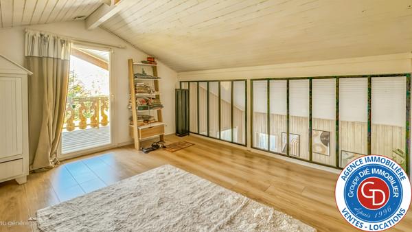 Biganos (33380) Villa avec 5 chambres, garage et piscine