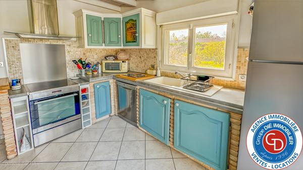 Biganos (33380) Villa avec 5 chambres, garage et piscine