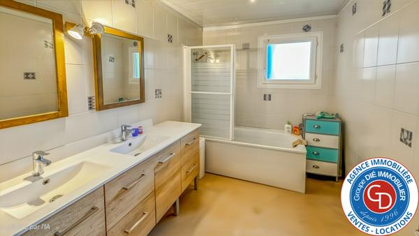 Biganos (33380) Villa avec 5 chambres, garage et piscine