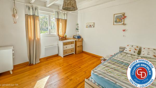 Biganos (33380) Villa avec 5 chambres, garage et piscine