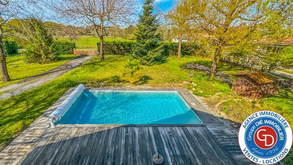 Biganos (33380) Villa avec 5 chambres, garage et piscine