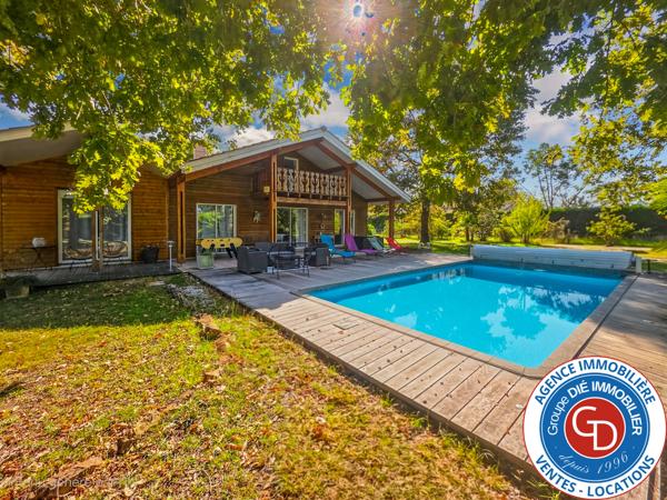 Biganos (33380) Villa avec 5 chambres, garage et piscine