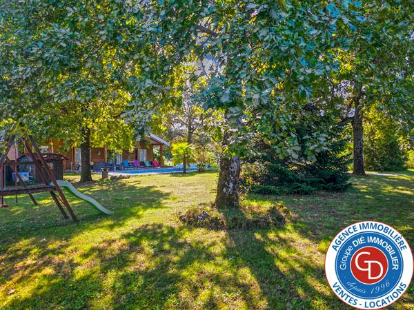 Biganos (33380) Villa avec 5 chambres, garage et piscine