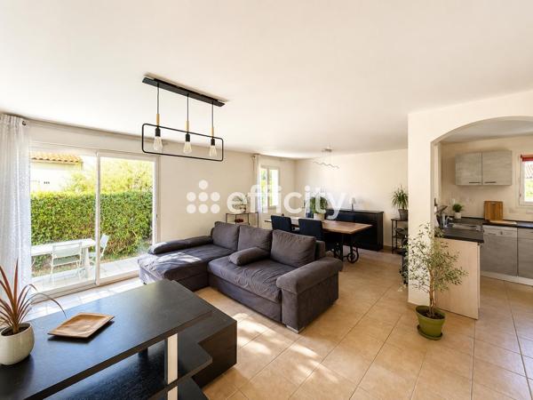 Maison
         4 pièces
        - 90 m² Exclusivité 200 000 € *