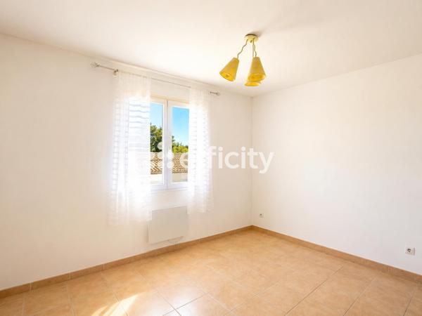 Maison
         4 pièces
        - 90 m² Exclusivité 200 000 € *